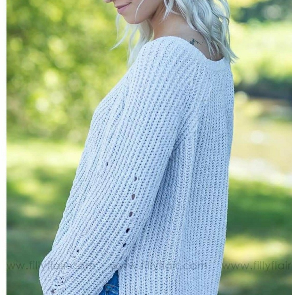 Gray top - Picture 3 of 5